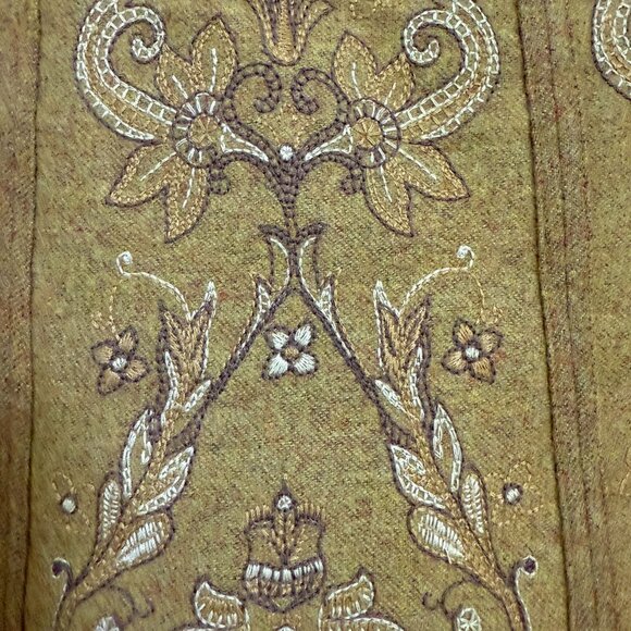 Talbots Wool Embroidered Skirt, EUC! Size 10. - Picture 3 of 4